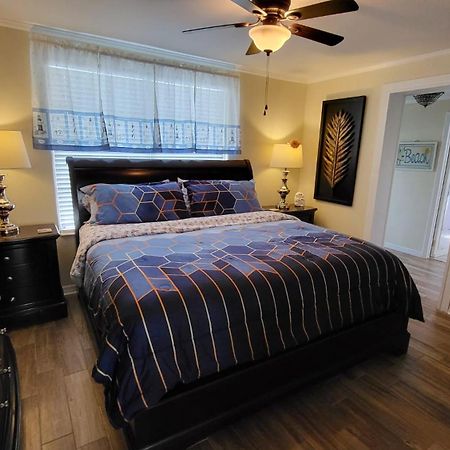 Spacious Beach House Unit,Beautifully Furnished 2 Bed 2Bath./2Min.Walk To Beach Clearwater Beach Exteriér fotografie