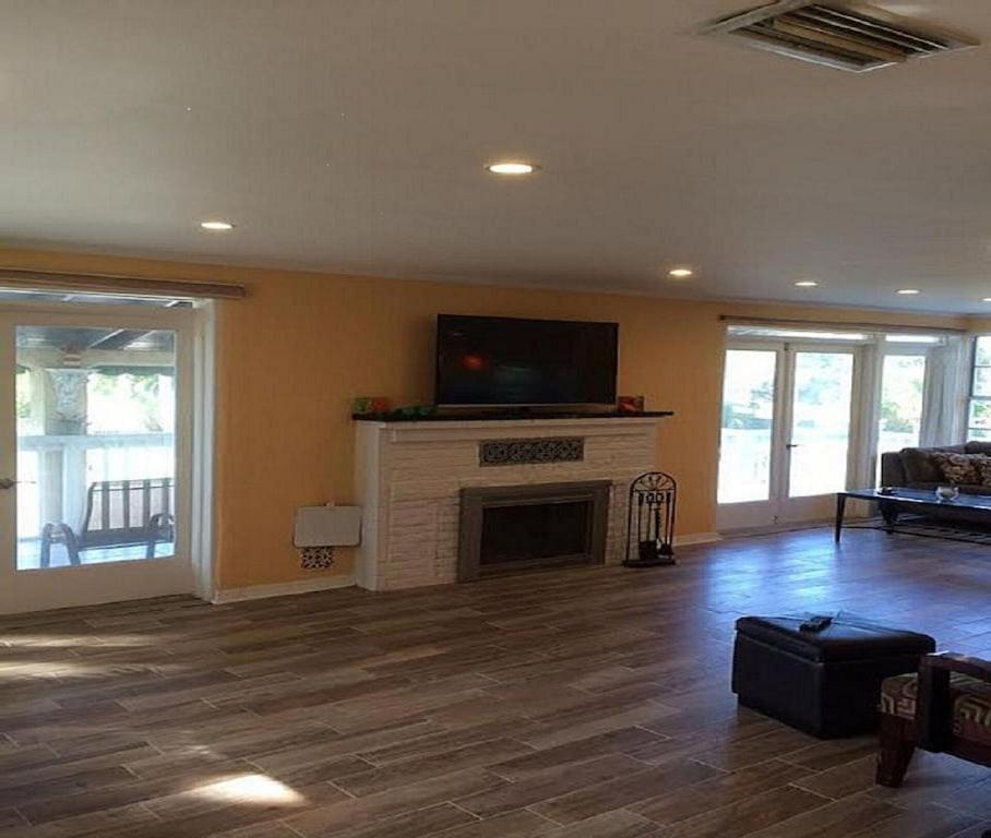 Spacious Beach House Unit,Beautifully Furnished 2 Bed 2Bath./2Min.Walk To Beach Clearwater Beach Exteriér fotografie