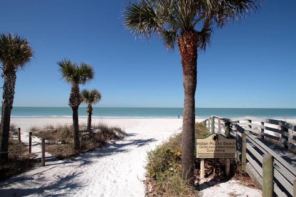 Spacious Beach House Unit,Beautifully Furnished 2 Bed 2Bath./2Min.Walk To Beach Clearwater Beach Exteriér fotografie