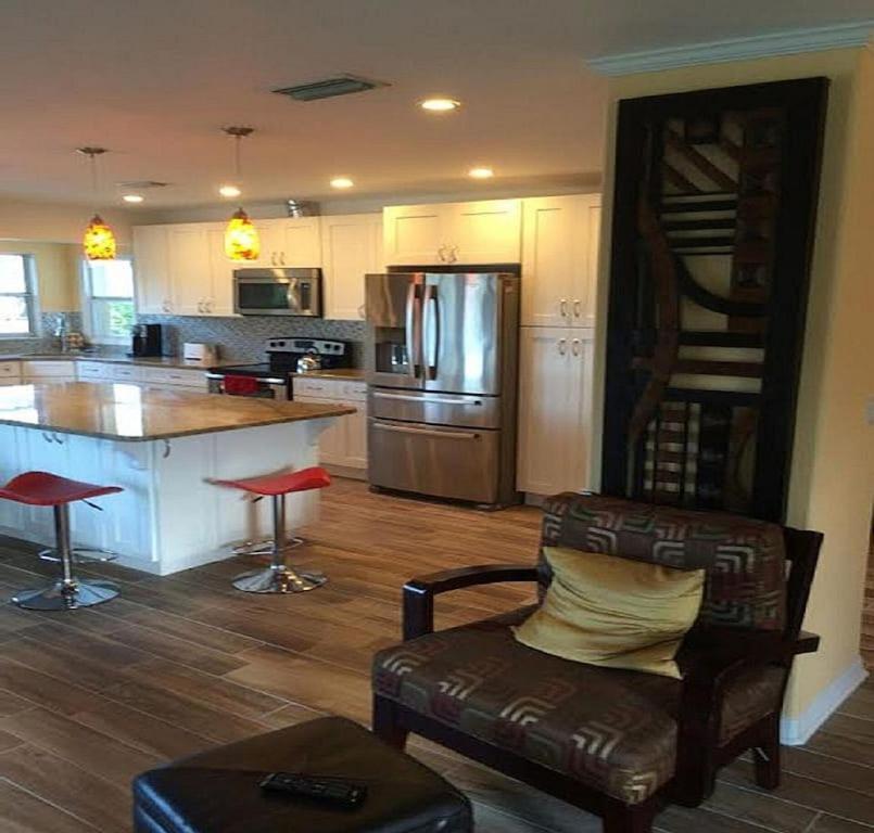 Spacious Beach House Unit,Beautifully Furnished 2 Bed 2Bath./2Min.Walk To Beach Clearwater Beach Exteriér fotografie