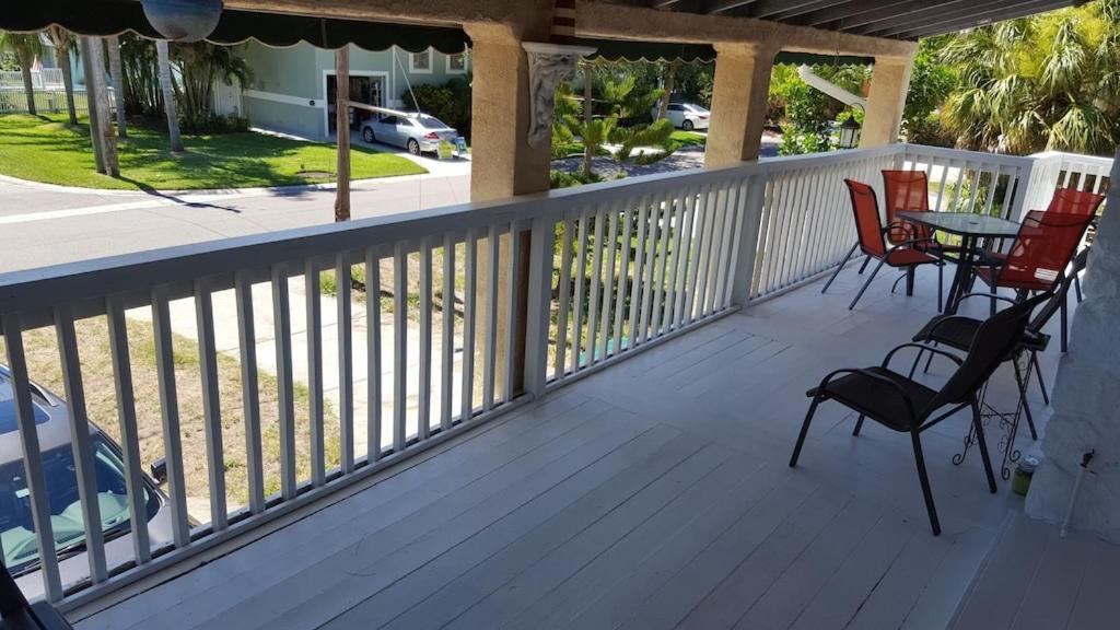Spacious Beach House Unit,Beautifully Furnished 2 Bed 2Bath./2Min.Walk To Beach Clearwater Beach Exteriér fotografie