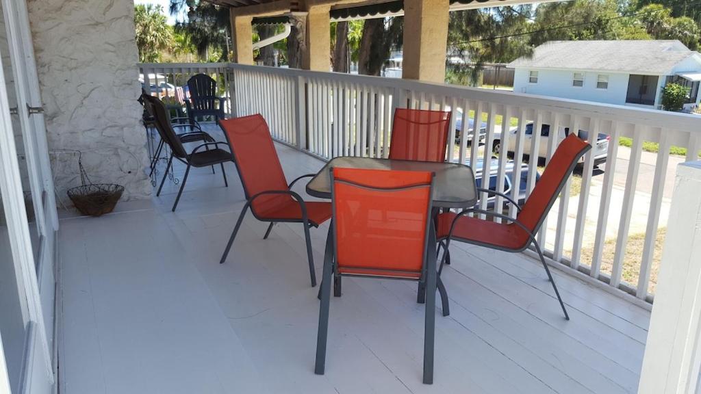 Spacious Beach House Unit,Beautifully Furnished 2 Bed 2Bath./2Min.Walk To Beach Clearwater Beach Exteriér fotografie