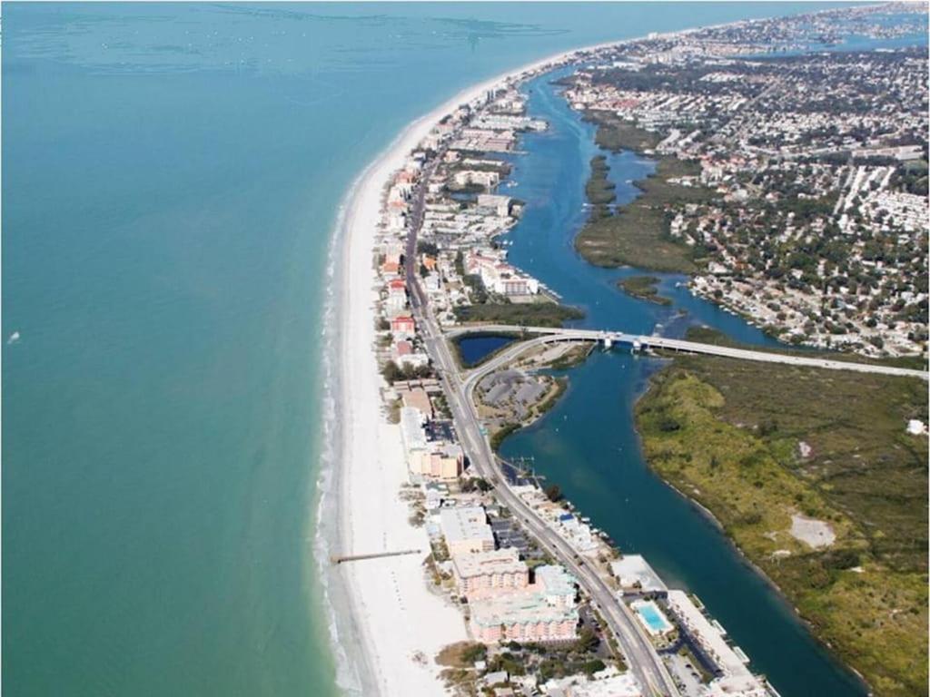Spacious Beach House Unit,Beautifully Furnished 2 Bed 2Bath./2Min.Walk To Beach Clearwater Beach Exteriér fotografie